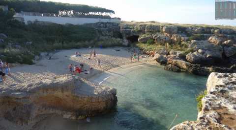 Piccole e rare: sono le spiagge sabbiose baresi, le cosiddette "pocket beach"